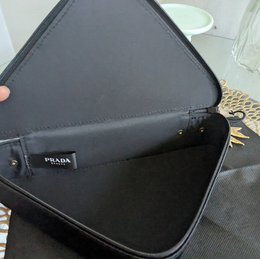 Prada - Picture 8 of 8